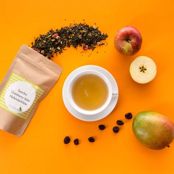 Aromatisierter Grüntee Sencha Cranberry liebt Holunderbluete