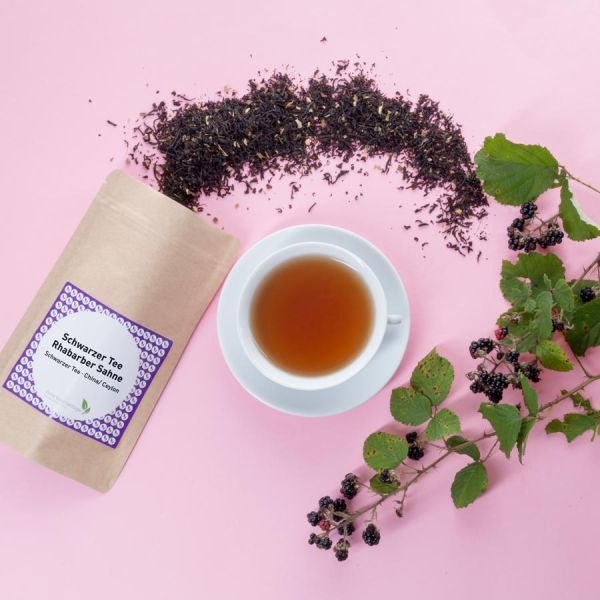 Aromatisierter Schwarztee Rhabarber Sahne